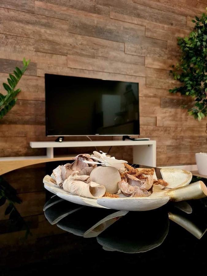 Laci Lak Premium Apartment Oradea Dış mekan fotoğraf