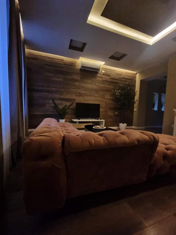 Laci Lak Premium Apartment Oradea Dış mekan fotoğraf